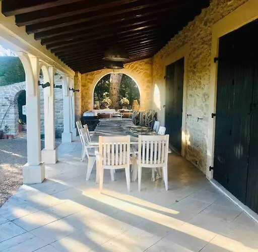 Villa Mas Piscine Au Milieu Des Vignes Avec Vue Magique